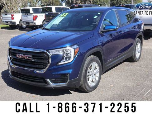 Used 2022 GMC Terrain SLE image 2