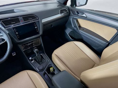 Used 2024 Volkswagen Tiguan SE R-Line image 11