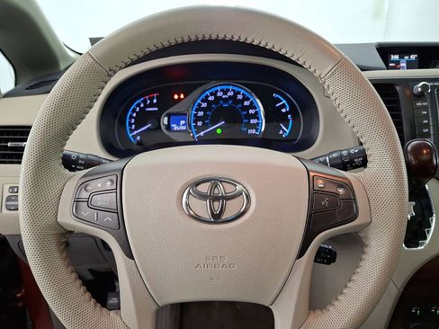 Used 2012 Toyota Sienna XLE w/ XLE Navigation Pkg image 16