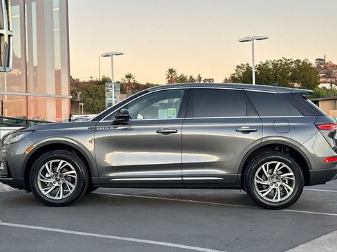 Used 2023 Lincoln Corsair FWD w/ Equipment Group 101A image 6