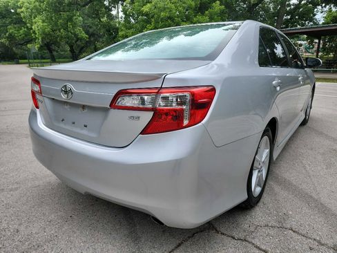 Used 2014 Toyota Camry SE FWD image 9