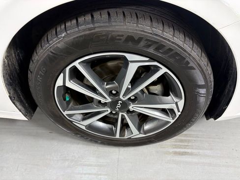 Used 2023 Kia Forte LXS FWD image 11