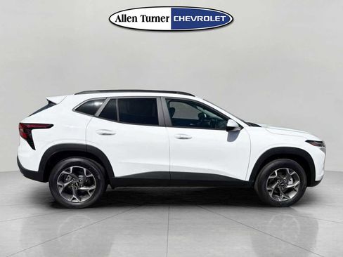 New 2026 Chevrolet Trax LT w/ Driver Confidence Package FWD image 3