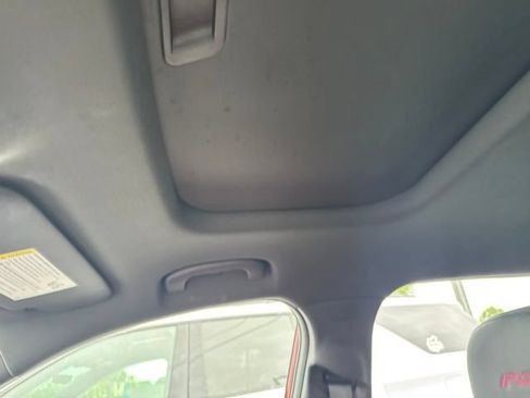 Used 2024 Chevrolet Trax RS w/ Sunroof Package FWD image 5