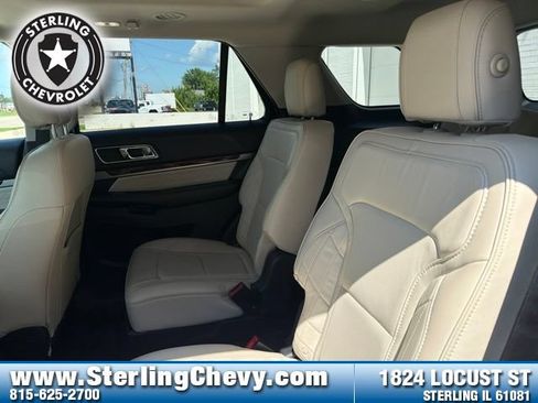 Used 2018 Ford Explorer Platinum AWD/4WD image 13