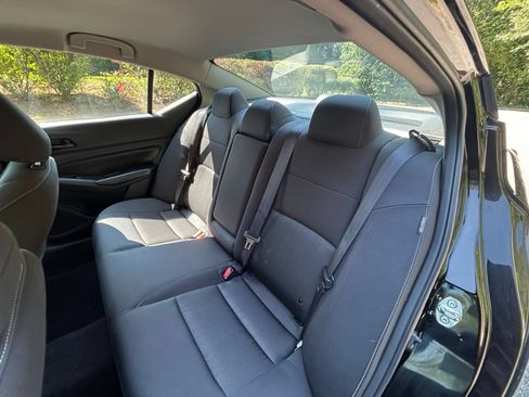 Used 2025 Nissan Altima 2.5 SV FWD image 33