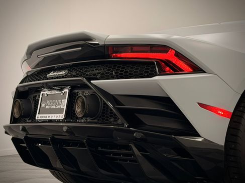 Used 2024 Lamborghini Huracan EVO image 47