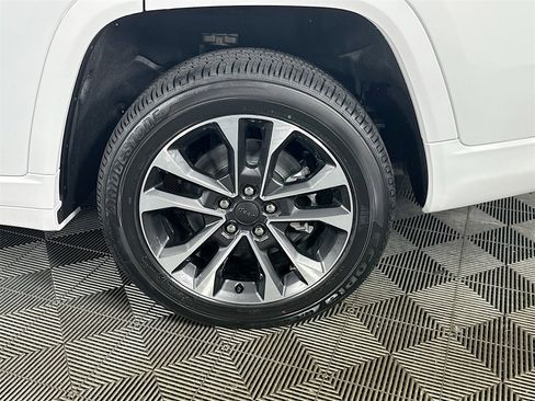 New 2025 Jeep Grand Cherokee L Overland image 17