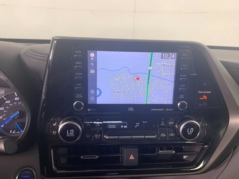 Used 2021 Toyota Highlander Limited AWD/4WD image 25