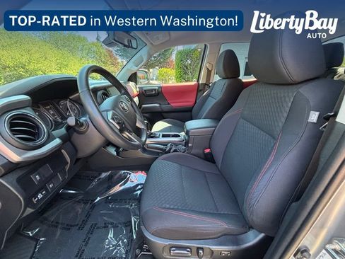 Used 2020 Toyota Tacoma SR5 AWD/4WD image 17
