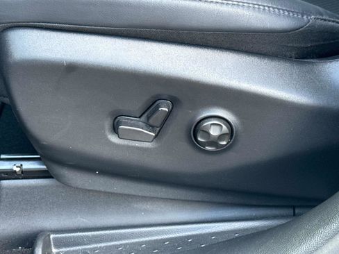 Used 2025 Chrysler Pacifica Select FWD image 20