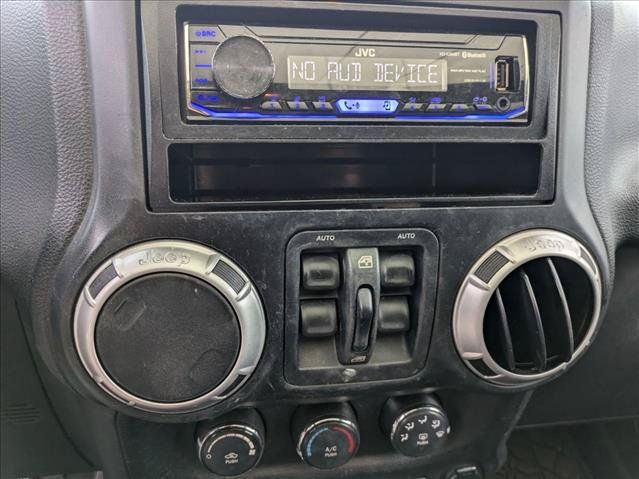 Used 2014 Jeep Wrangler Unlimited Sahara AWD/4WD image 12