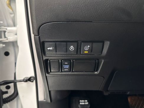 Certified 2024 Nissan Armada Platinum w/ Captain's Chairs Package image 31