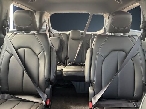New 2026 Chrysler Pacifica Select FWD image 13