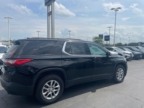 Used 2020 Chevrolet Traverse LT FWD image 2