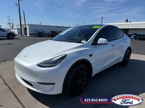 Used 2022 Tesla Model Y Long Range image 7