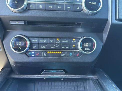 Used 2018 Ford Expedition Limited w/ Equipment Group 301A AWD/4WD image 14