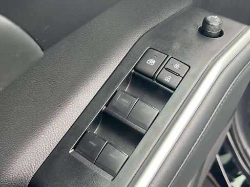 Used 2026 Toyota Highlander XLE AWD/4WD image 19