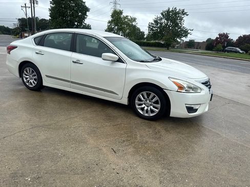 Used 2014 Nissan Altima 2.5 S FWD image 7