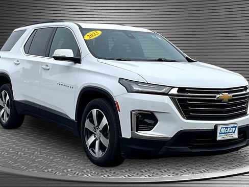 Used 2023 Chevrolet Traverse LT w/ LT Premium Package image 1