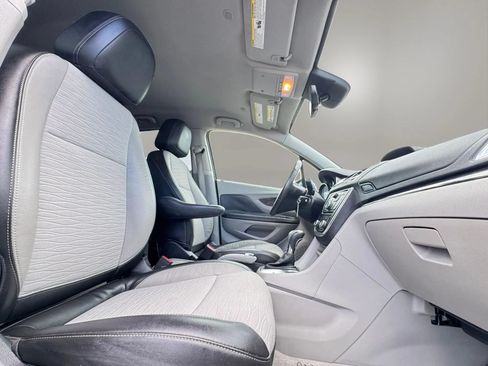 Used 2016 Buick Encore FWD image 17