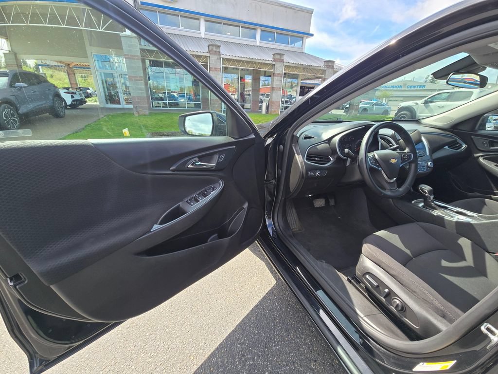 Used 2024 Chevrolet Malibu LT w/ Midnight Edition FWD image 15
