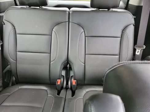 Used 2017 GMC Acadia SLT FWD image 8