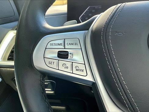 Used 2024 BMW X7 xDrive40i w/ Parking Assistance Package image 11