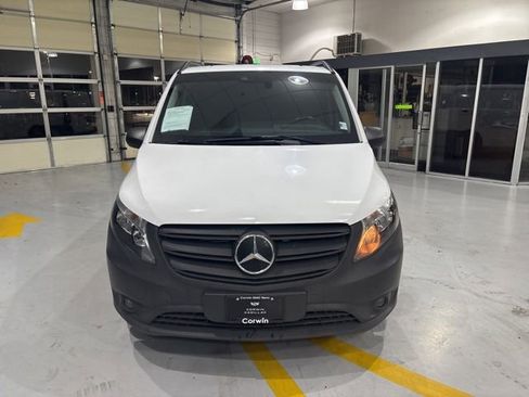 Used 2023 Mercedes-Benz Metris image 3