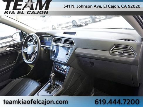 Used 2023 Volkswagen Tiguan SE FWD image 11