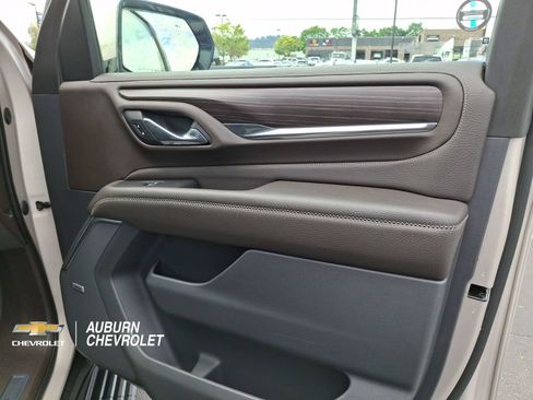Certified 2021 GMC Yukon Denali w/ Denali Premium Package AWD/4WD image 24
