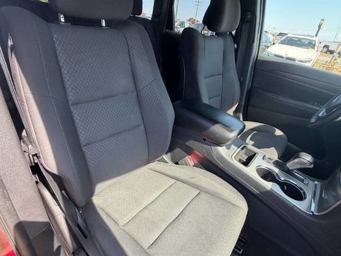 Used 2019 Jeep Grand Cherokee Laredo AWD/4WD image 17