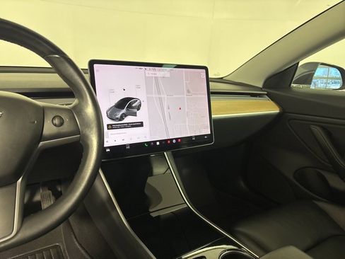 Used 2018 Tesla Model 3 Long Range image 11