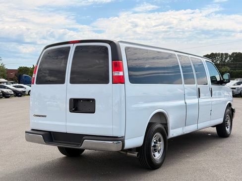 Used 2026 Chevrolet Express 3500 LT w/ LT Preferred Equipment Group RWD image 7