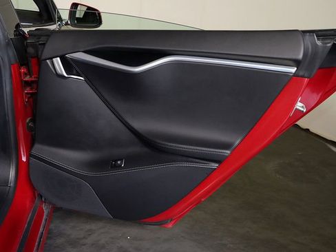 Used 2017 Tesla Model S 90D image 34