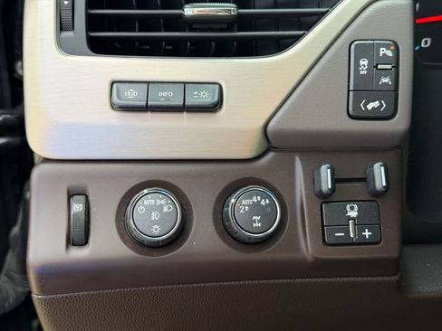 Used 2019 GMC Yukon Denali w/ Open Road Package AWD/4WD image 8