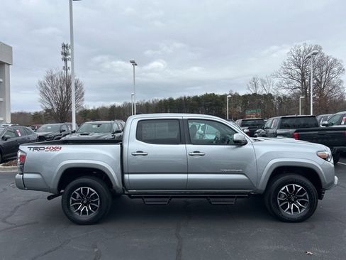 Used 2023 Toyota Tacoma TRD Sport image 5