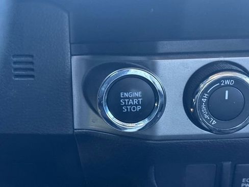 Used 2023 Toyota Tacoma SR5 AWD/4WD image 21