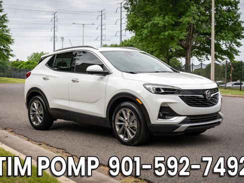 Used 2022 Buick Encore GX Essence w/ Advanced Technology Package FWD image 4