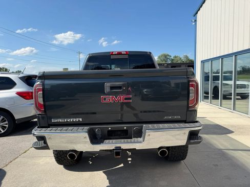 Used 2017 GMC Sierra 1500 SLT w/ SLT Premium Package AWD/4WD image 4