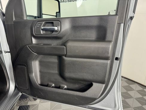 Used 2024 Chevrolet Silverado 2500 Custom AWD/4WD image 30