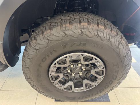 Used 2025 Ford F150 Raptor w/ Equipment Group 803A Raptor R AWD/4WD image 18