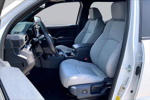 Certified 2026 Toyota Tacoma SR5 AWD/4WD image 8