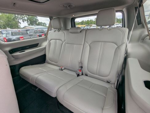 Used 2024 Jeep Wagoneer L Series II w/ Convenience Group I AWD/4WD image 15