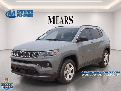 Used 2024 Jeep Compass Latitude w/ Sun and Sound Group AWD/4WD image 1