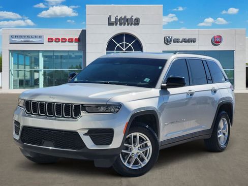 Used 2024 Jeep Grand Cherokee Laredo X AWD/4WD image 1