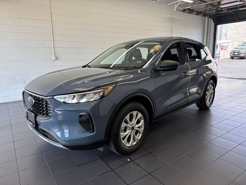 Used 2024 Ford Escape Active AWD/4WD image 4