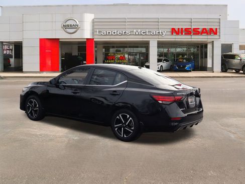 Used 2025 Nissan Sentra SV w/ Trunk Package image 5