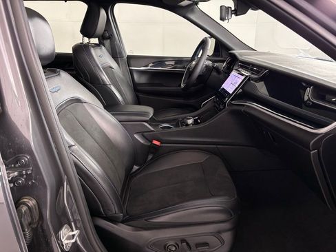 Used 2024 Jeep Grand Cherokee Trailhawk w/ Luxury Tech Group III image 42