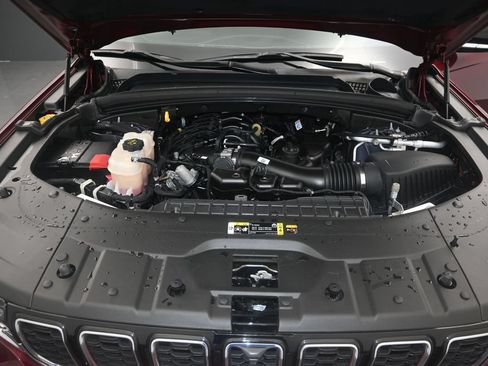 Used 2024 Jeep Grand Cherokee L Limited w/ Luxury Tech Group II RWD image 16